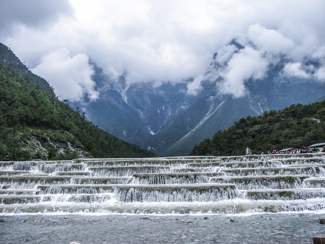 云南豪华旅游攻略大全，最新旅游指南与体验分享