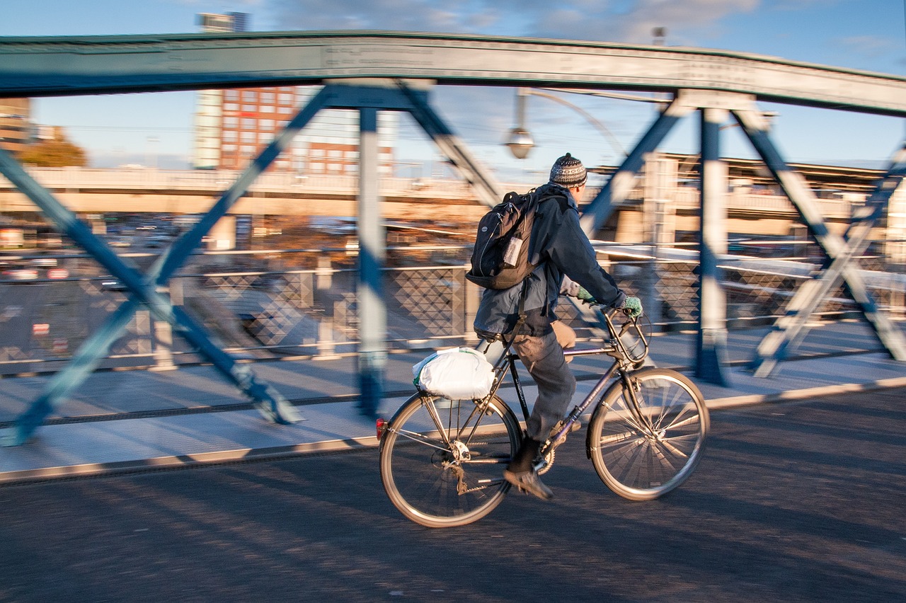 北京马拉松蹭跑现象，城市热情与挑战的别样展现